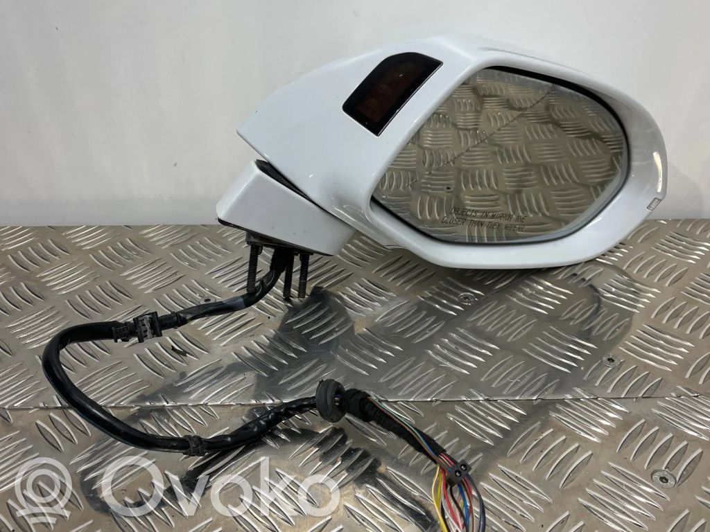 Elektryczne lusterko boczne drzwi przednich   4G8857410AD