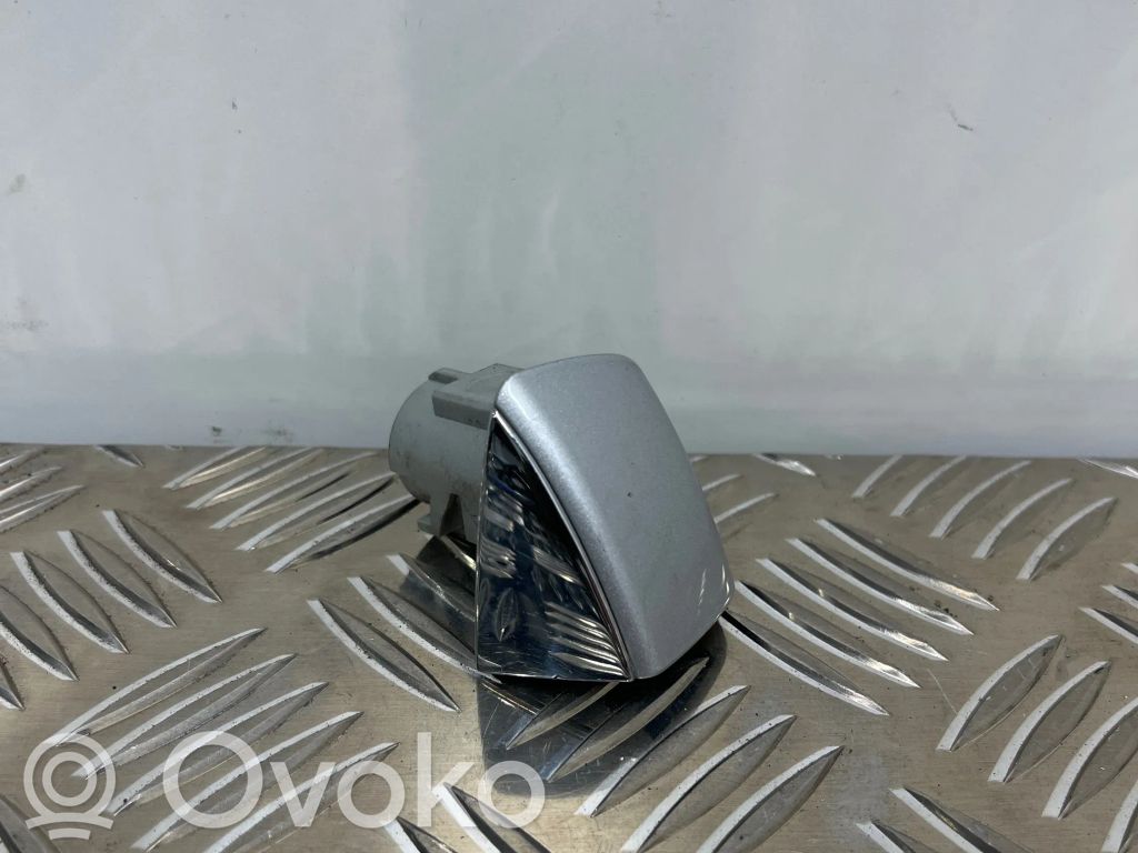 Audi A6 C7 Dangtelis galinių durų rankenos 