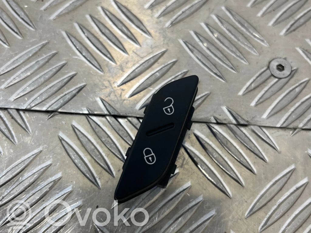 Volkswagen Golf VI Central locking switch button 