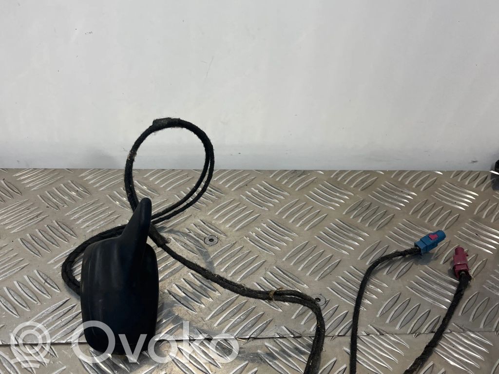Audi Q7 4L GPS-pystyantenni 
