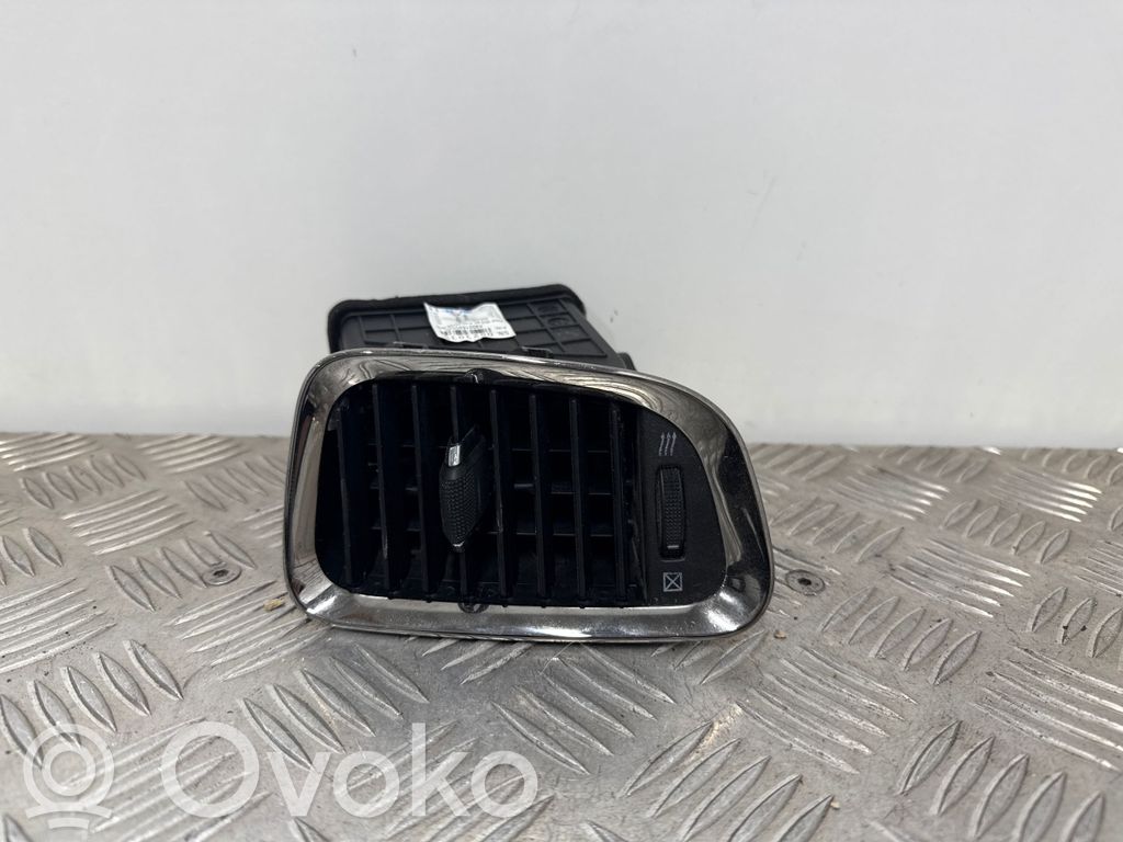 Dodge Durango III Dash center air vent grill 