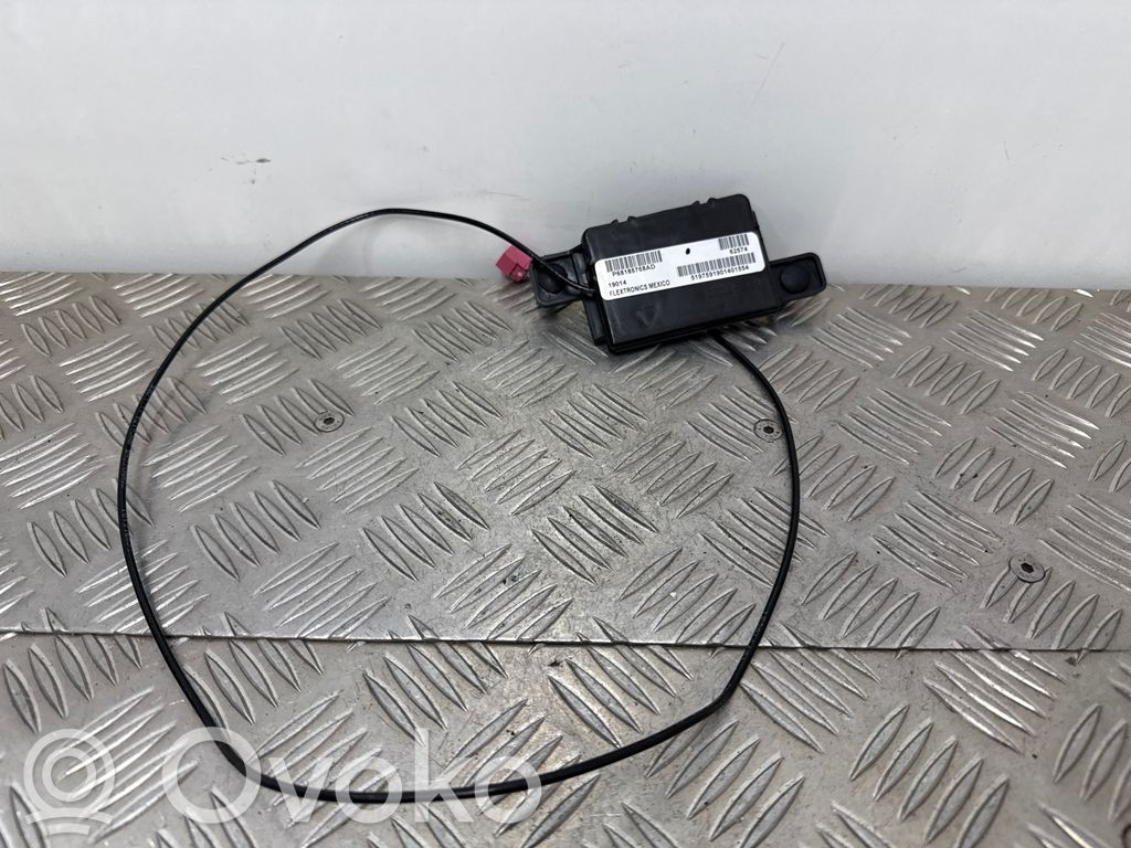 Dodge Durango III Radio antenna 
