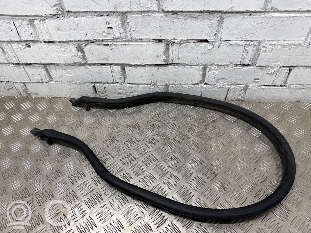 Dodge Durango III Engine compartment rubber 