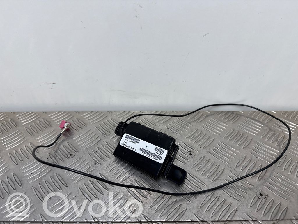 Dodge Durango III Radio antenna 
