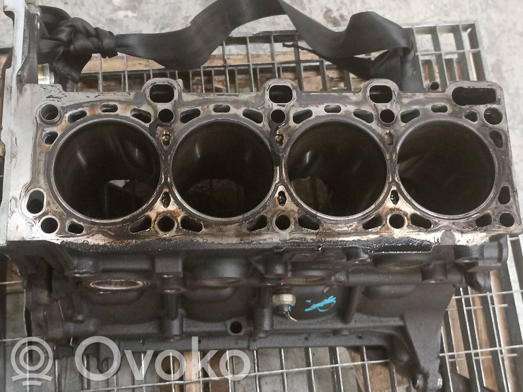 Engine block   R2AA