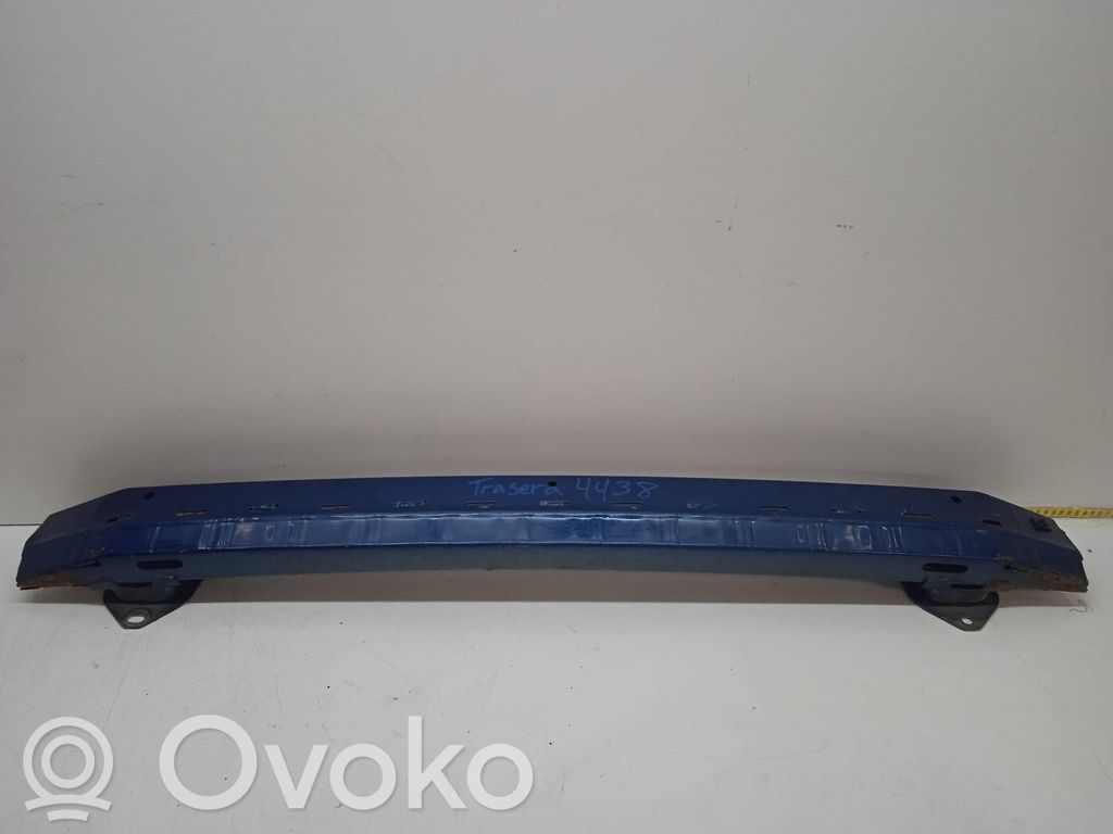 Toyota Corolla E120 E130 Etupuskurin kannake 