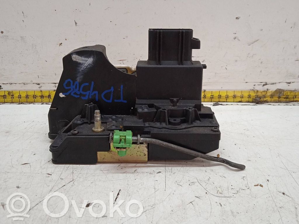 Takaoven lukko   2W4A5426412CA