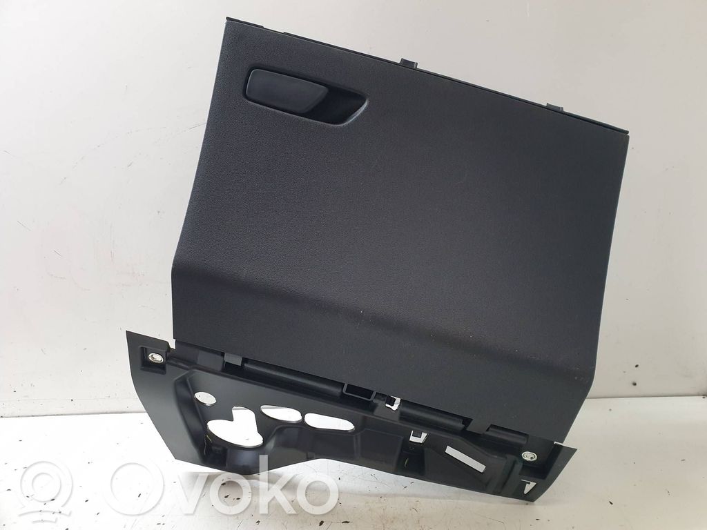 Hansikaslokero   82B857035