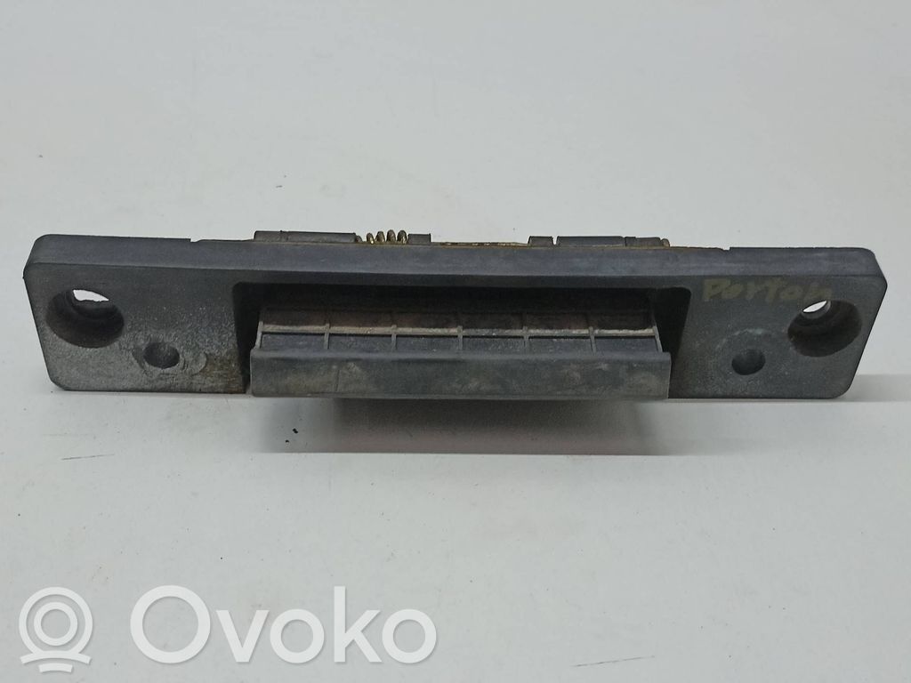 Manecilla externa puerta trasera   251