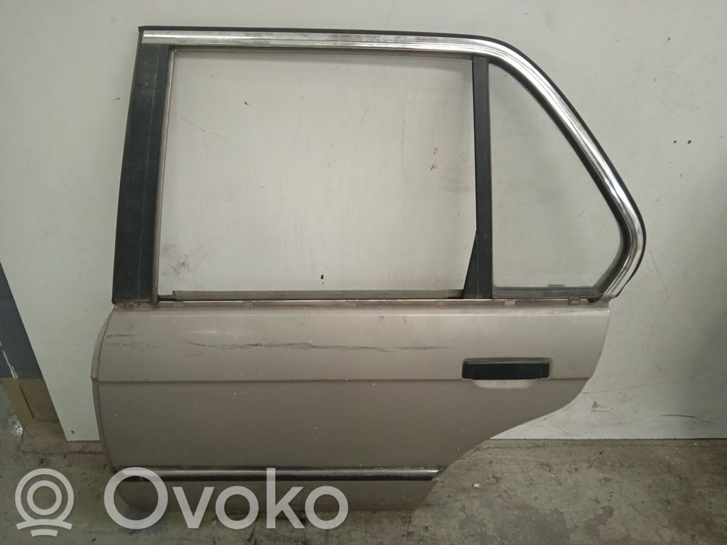 BMW 3 E30 Puerta trasera 