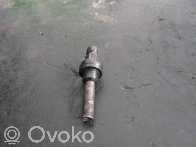 Mercedes-Benz 190 W201 Inyector de combustible