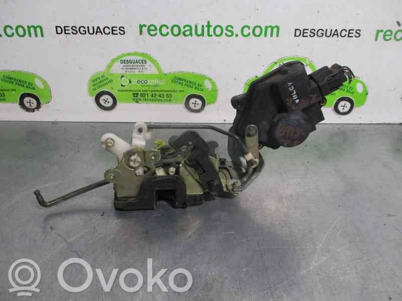 Hyundai Trajet Cerradura de puerta trasera 