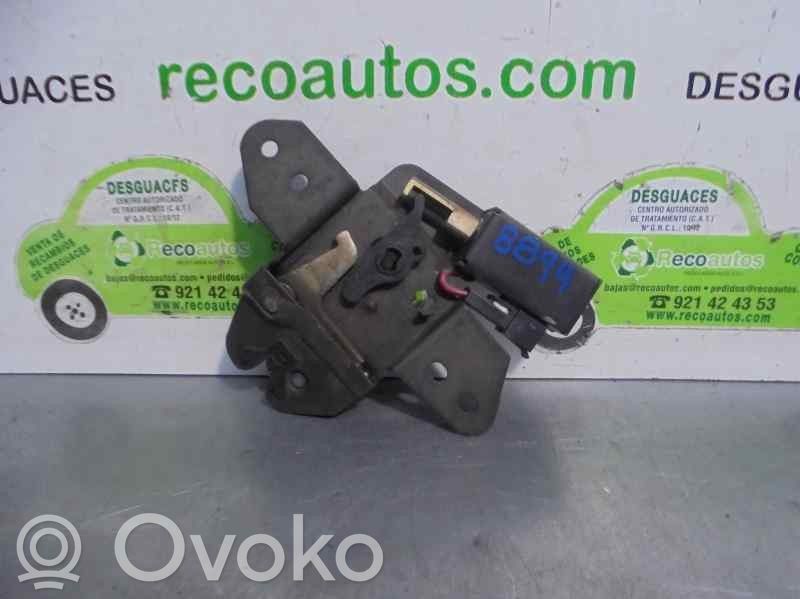 Chrysler Neon II Takaluukun lukon salvan moottori 