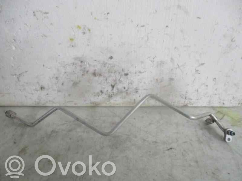 KIA Carens I Manguera/tubo del aire acondicionado (A/C) 
