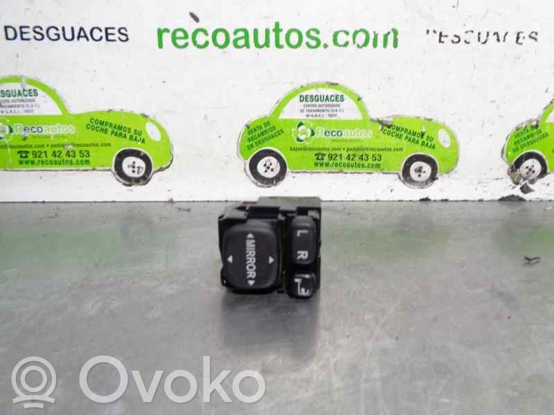 Toyota Avensis T250 Wing mirror switch
