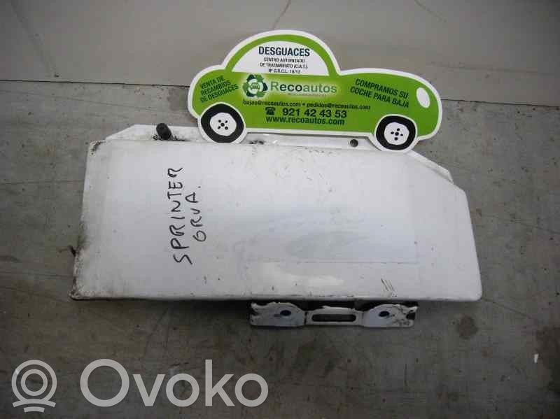 Mercedes-Benz Sprinter W906 Klapka wlewu paliwa 