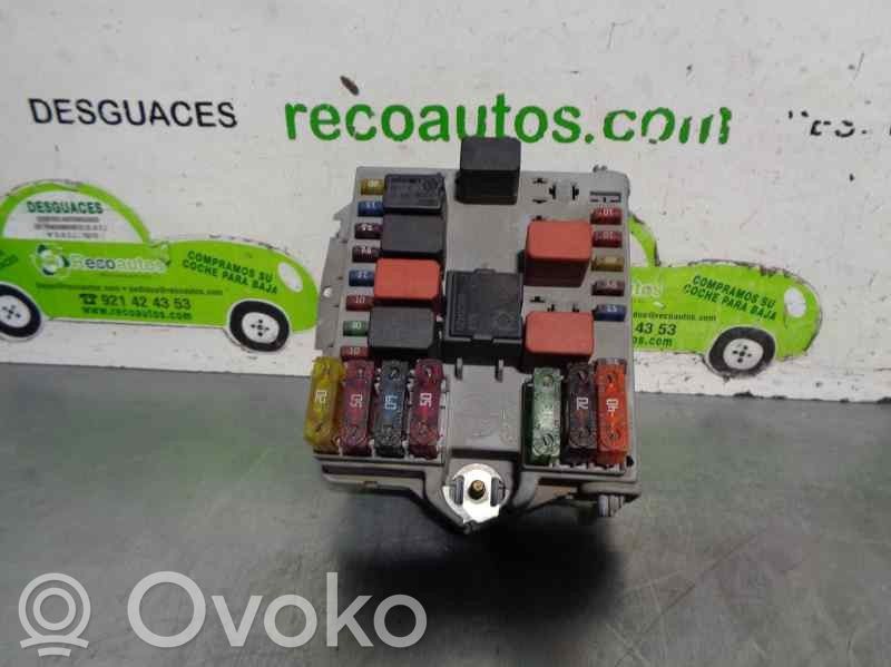 Fiat Punto Evo Juego de caja de fusibles 