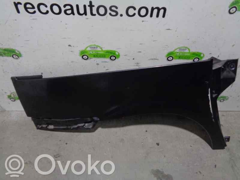 Peugeot 807 Takalokasuojan reuna 