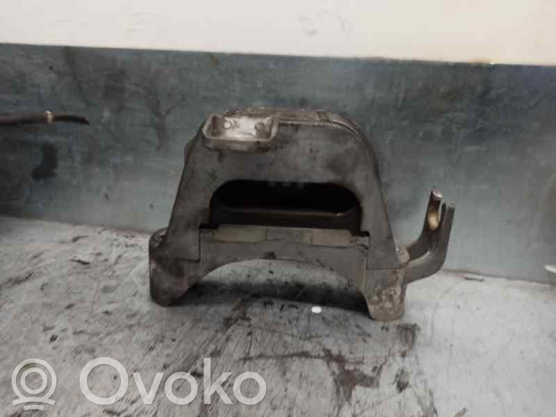 Chevrolet Cruze Moottorin kiinnikekorvake 