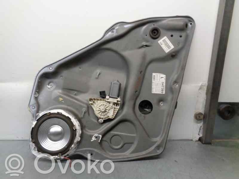Mercedes-Benz B W245 Mecanismo para subir la puerta trasera sin motor