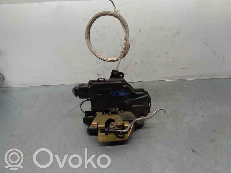 Audi A6 S6 C5 4B Priekšpusē slēdzene 