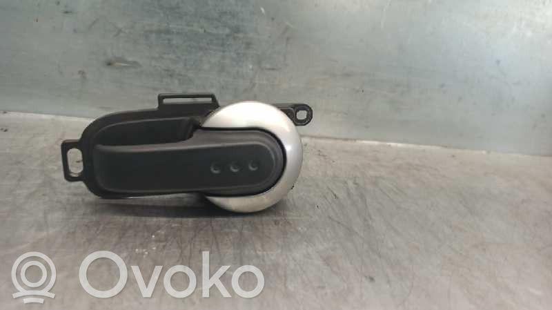Nissan Micra C+C Rankenėlė atidarymo vidinė 