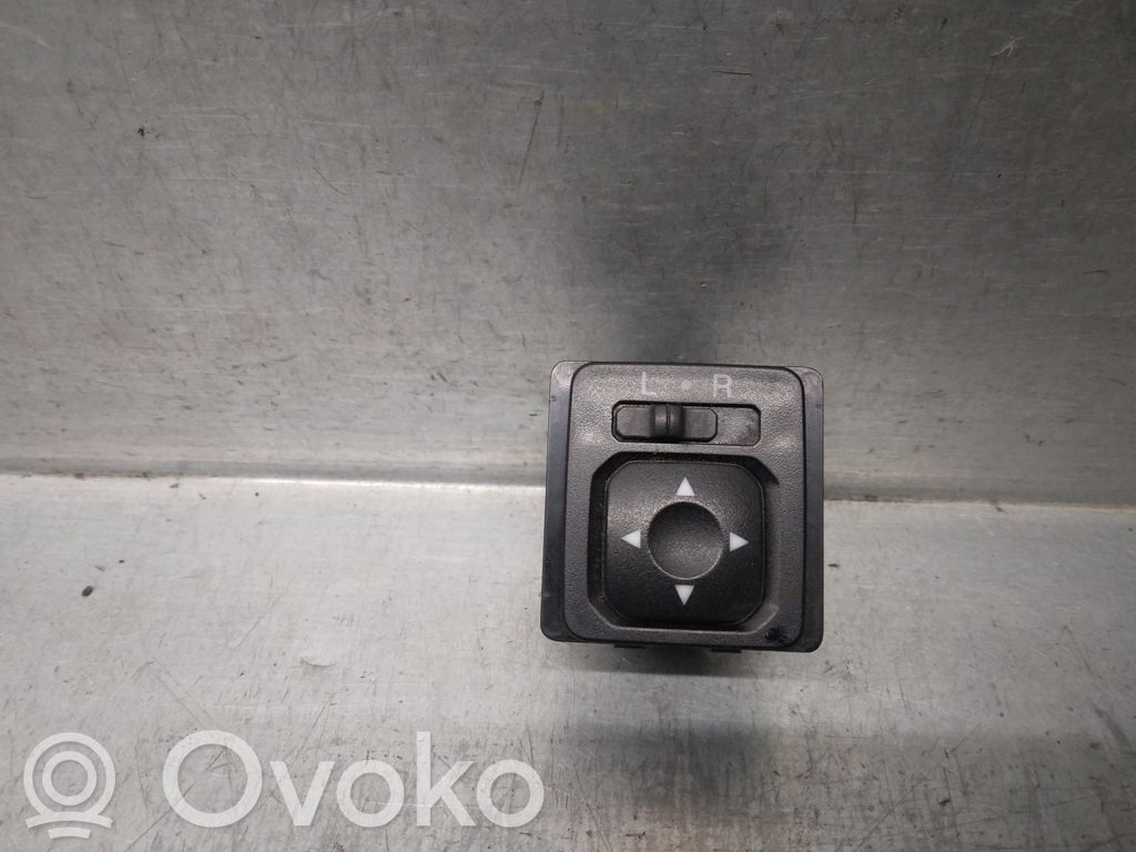 Mitsubishi Montero Interruptor del espejo lateral 