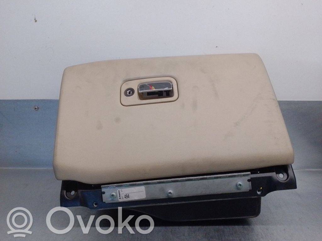 Jaguar S-Type Glove box