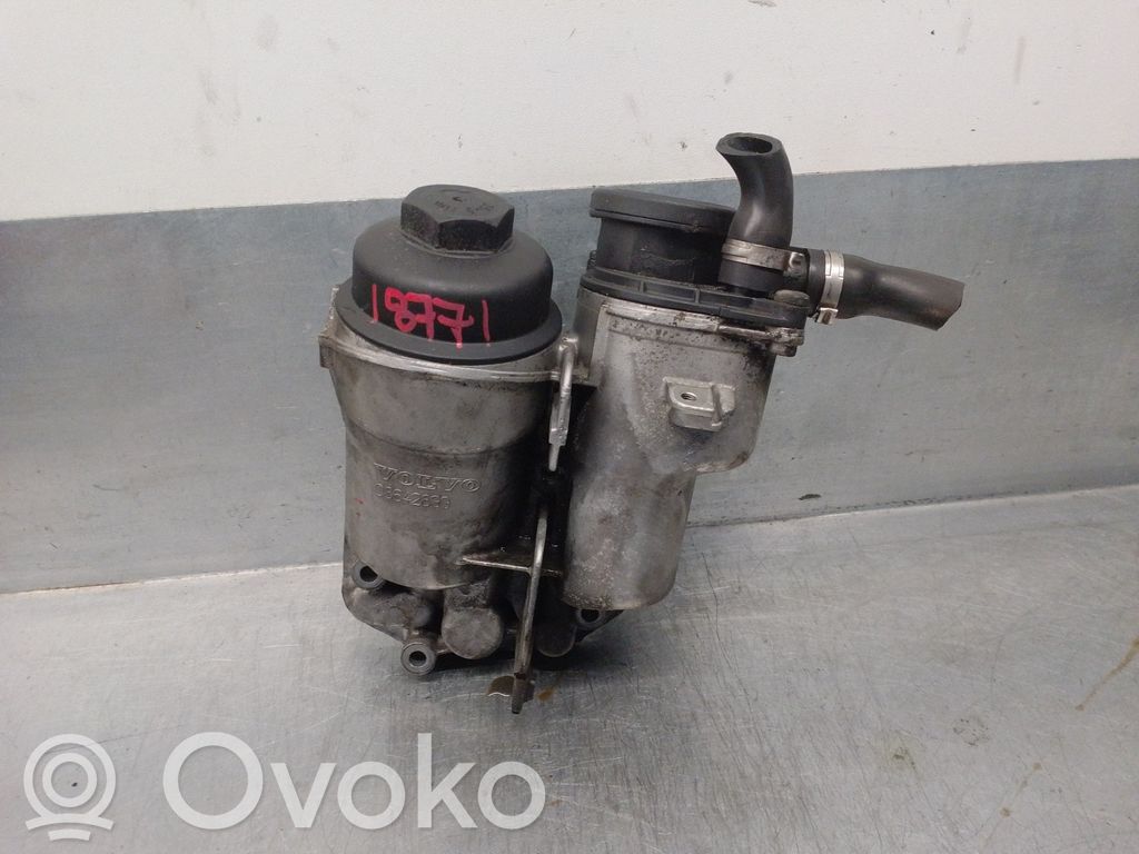 Volvo S60 Oil filter mounting bracket