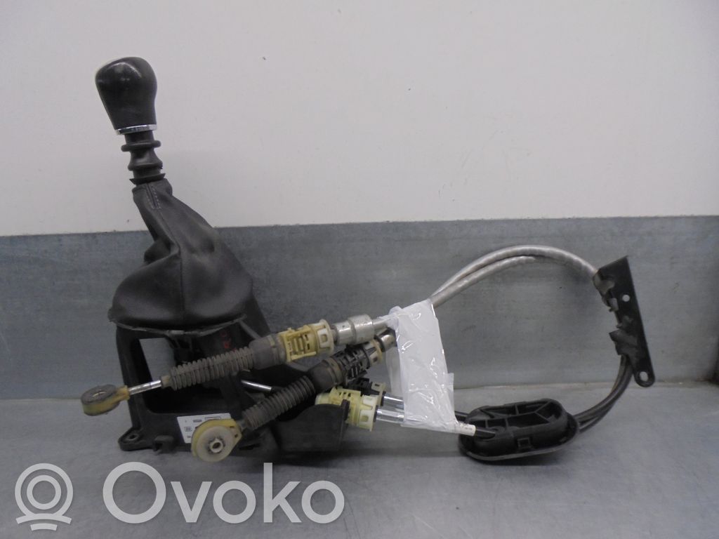 Nissan Pulsar Pavarų perjungimo traukė