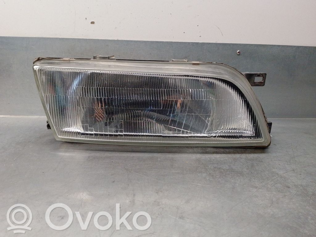 Nissan Almera Lampa przednia 