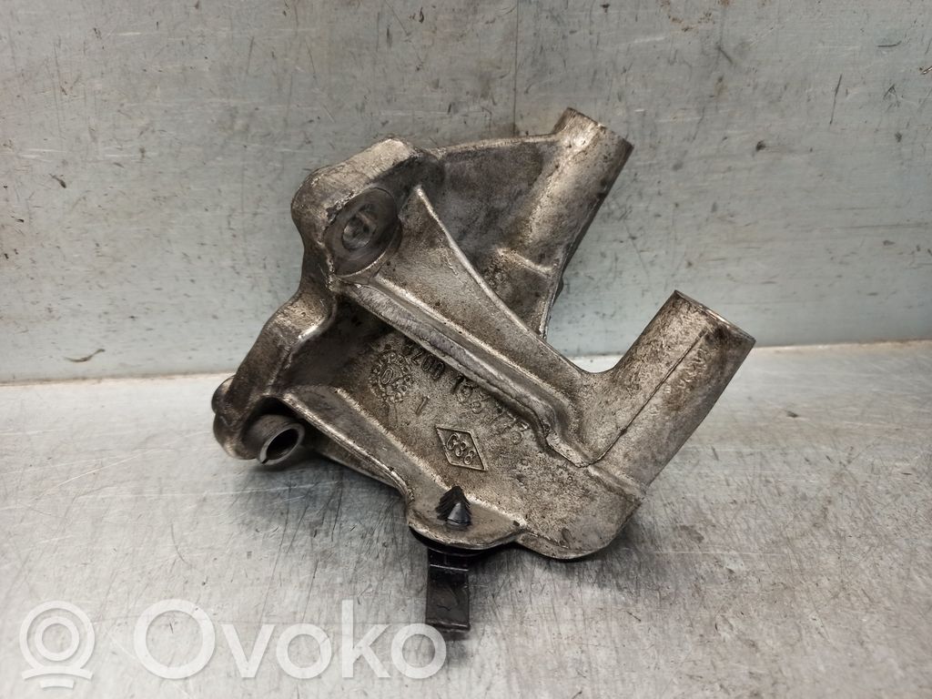 Renault Megane II Engine mount bracket 