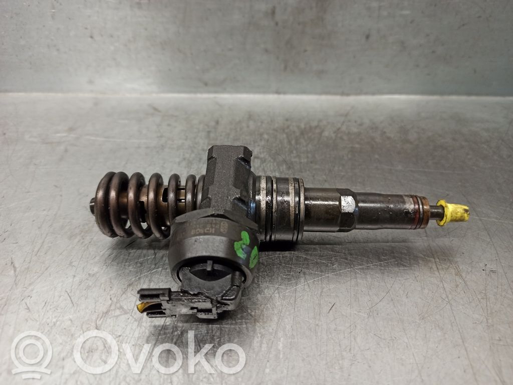 Skoda Octavia Mk2 (1Z) Wtryskiwacz paliwa