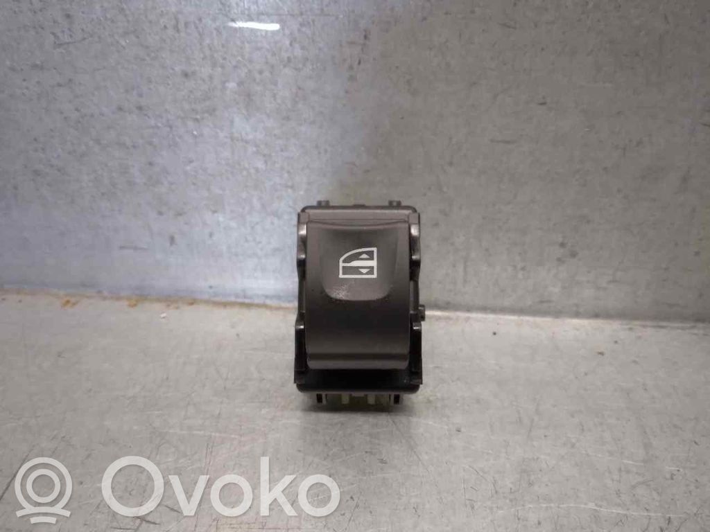 Dacia Sandero III Interrupteur commade lève-vitre 
