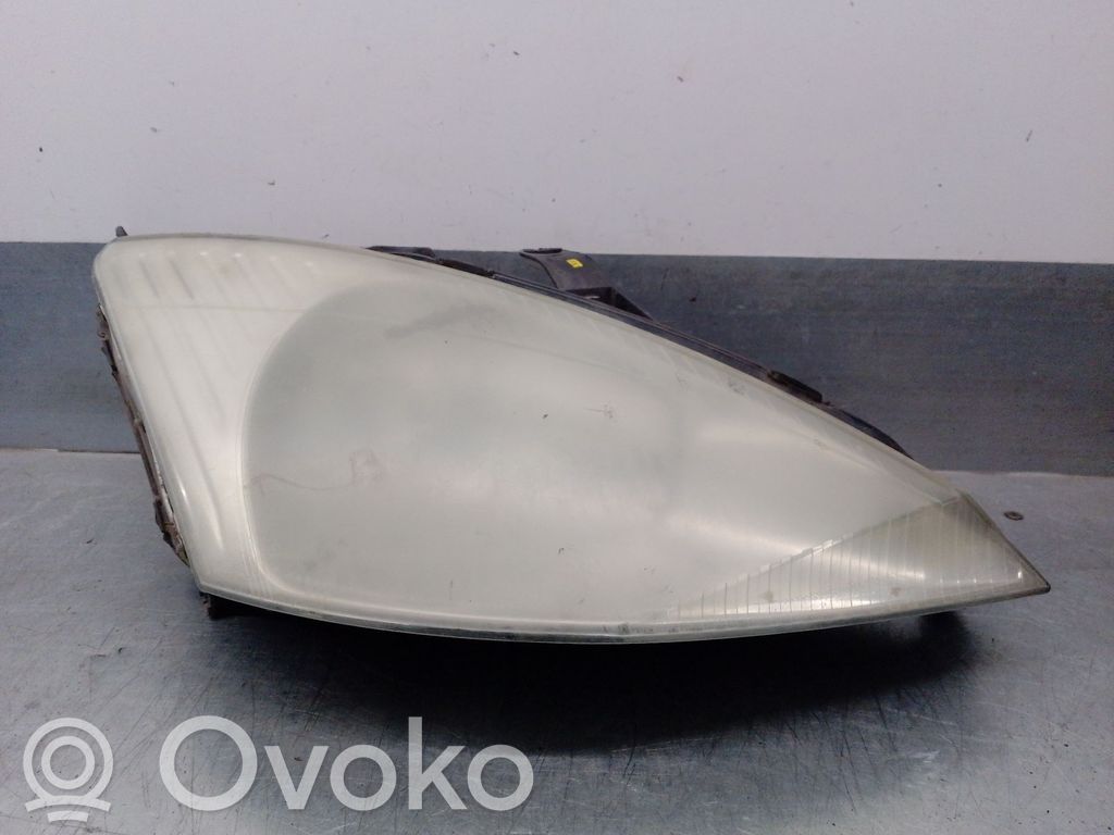 Ford Focus Lampa przednia