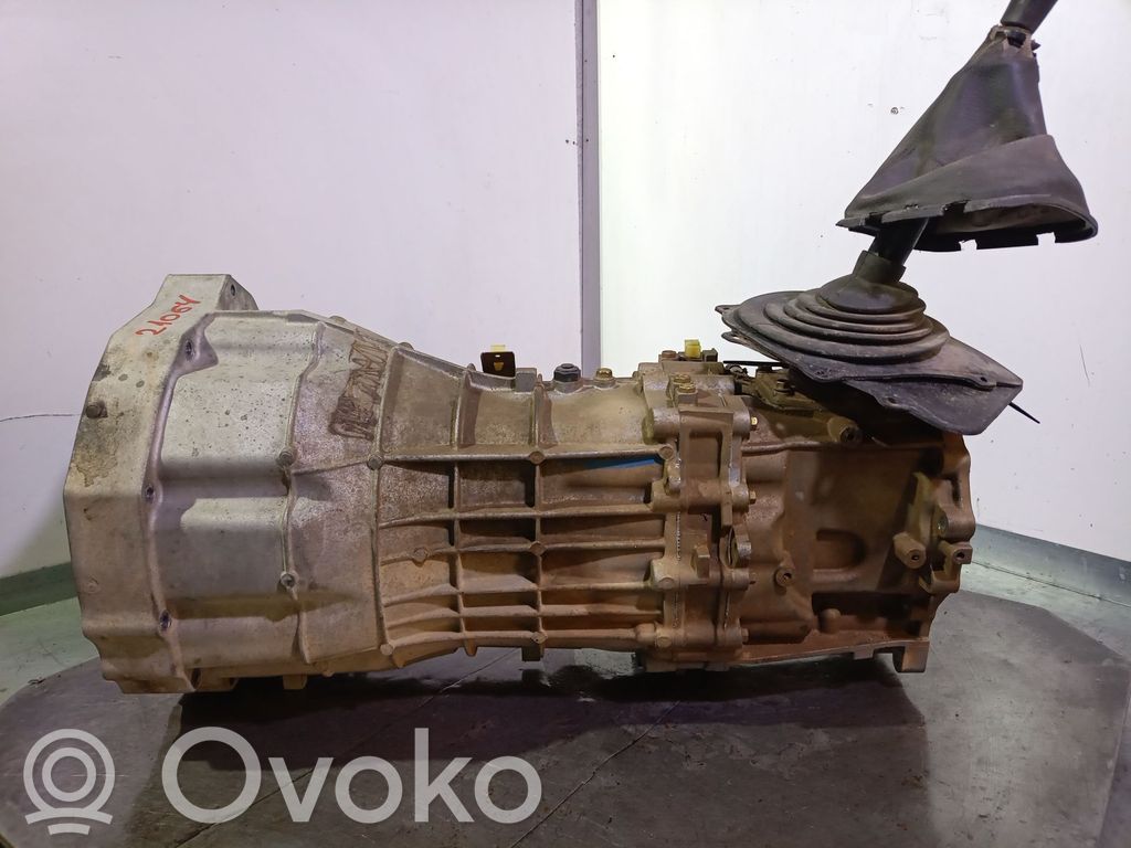 Nissan Navara Cutie viteze manuală cu 5 trepte 