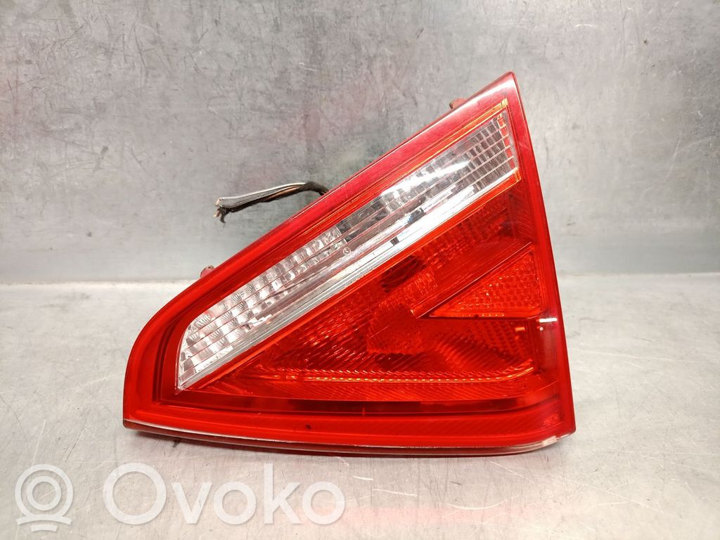 Audi A5 8T 8F Aizmugurējais lukturis virsbūvē 