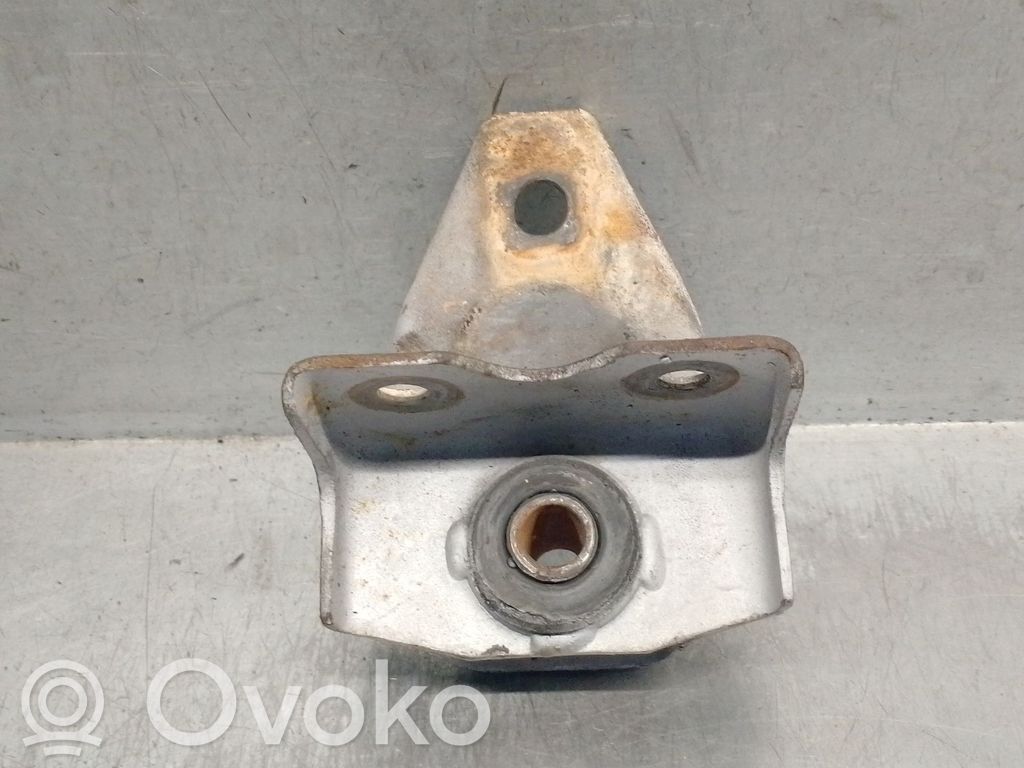 Ford Fiesta I Engine mount bracket