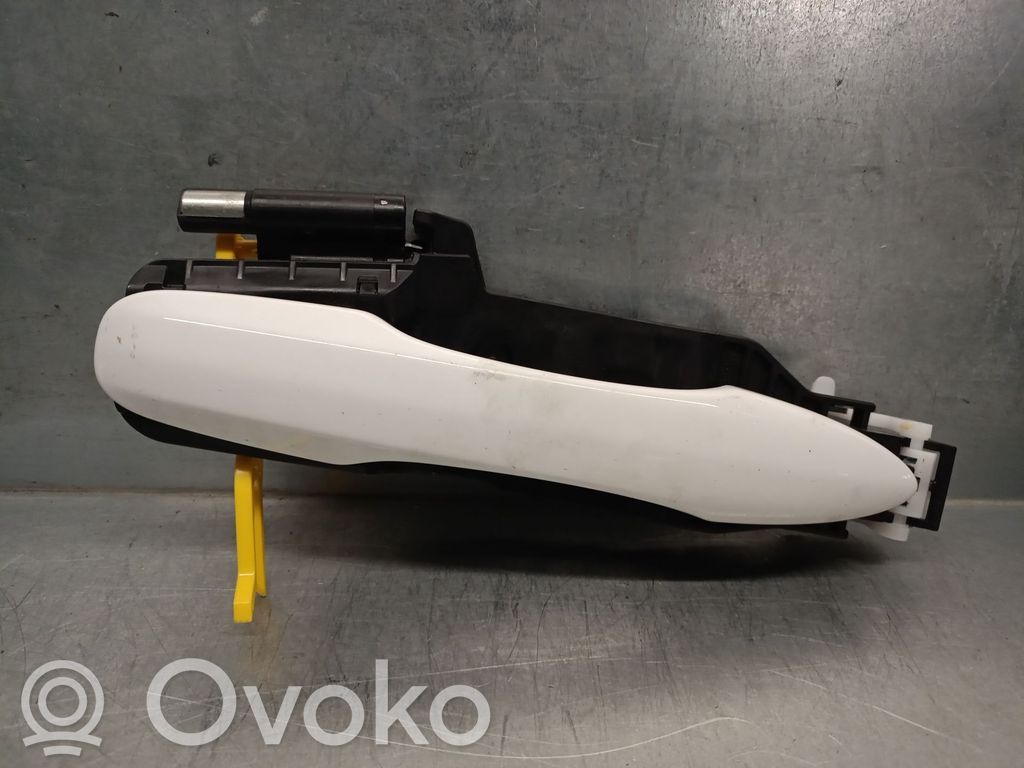 Toyota Yaris XP210 Наружная ручка задней двери 
