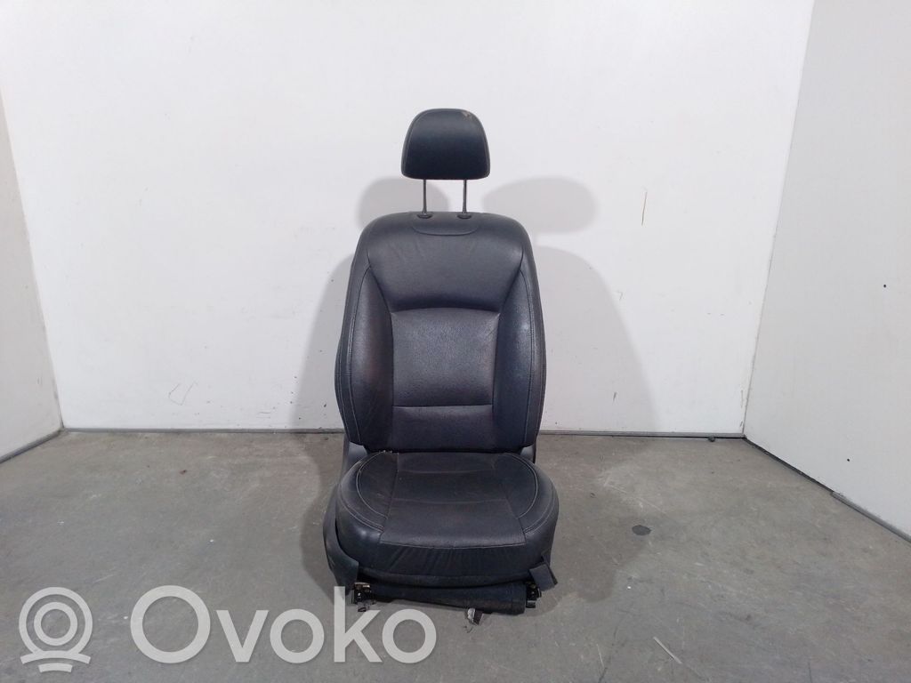 Subaru Outback (BS) Front passenger seat 