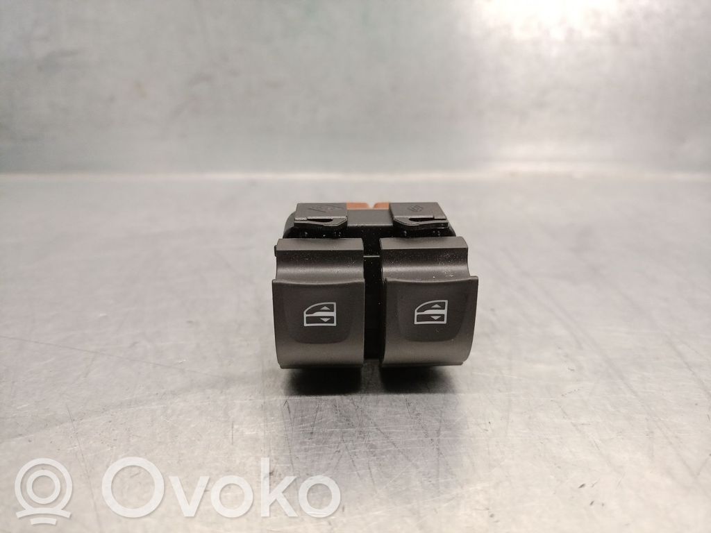 Dacia Sandero III Elektrisko logu slēdzis 