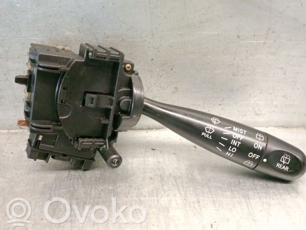 Toyota Yaris Verso Pyyhkijän vipu 