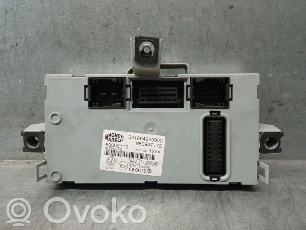 Alfa Romeo 147 Boîte à fusibles 