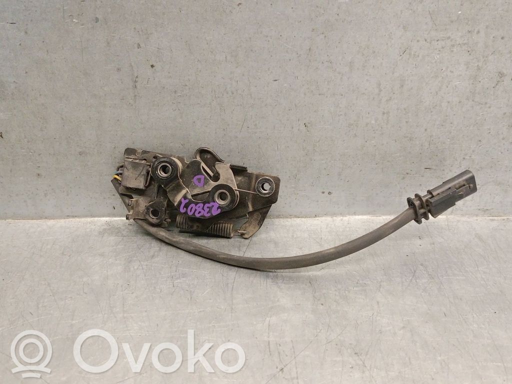 Volvo XC40 Kiinnityskoukku/-silmukka 