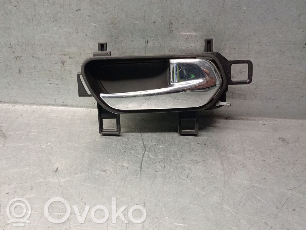 Nissan Micra C+C Poignée inférieure de porte avant 