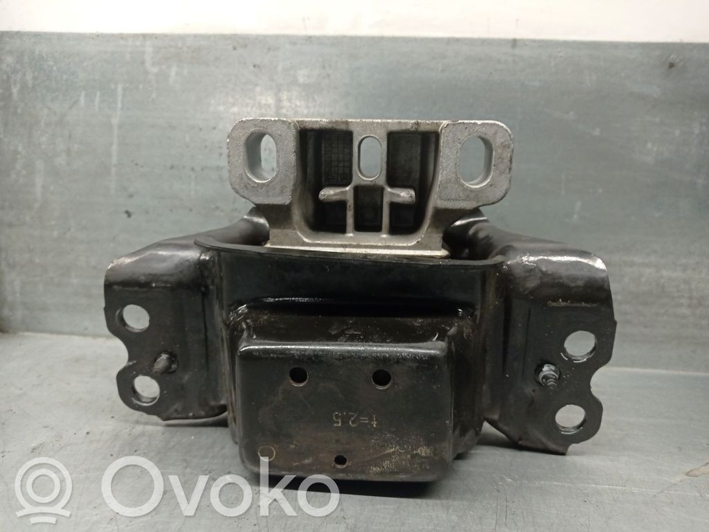 Volkswagen Touran III Wspornik / Mocowanie silnika