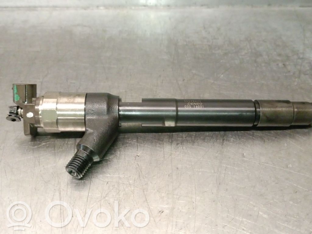 Opel Astra J Injector combustibil 