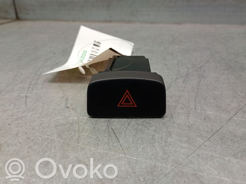Hyundai Sonata Hätävilkkujen kytkin 