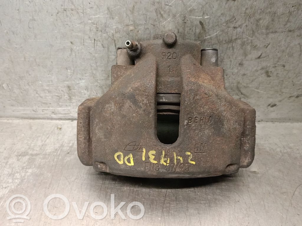 Opel Vectra B Étrier de frein avant