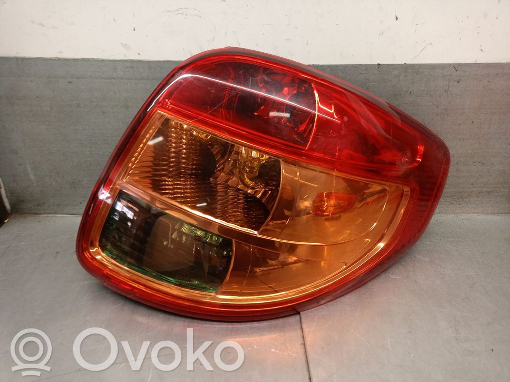 Suzuki SX4 Aizmugurējais lukturis virsbūvē 